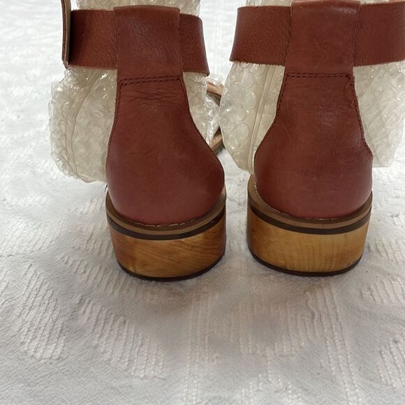 Latigo Anthropologie Tana Sandals Leather Size 10 Embroidered designs Boho - Picture 8 of 16